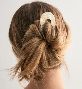 Pearl effect hair clip